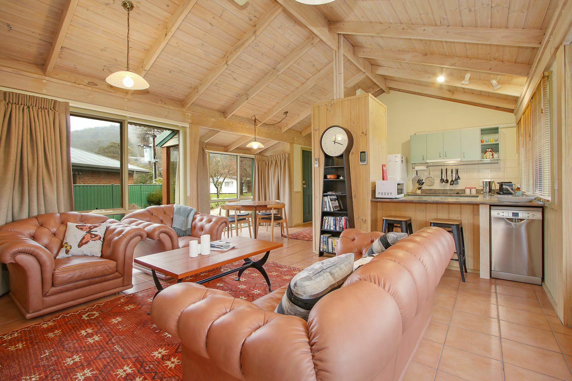 R & R In Bright - Short Walk To Town Apartment Bagian luar foto