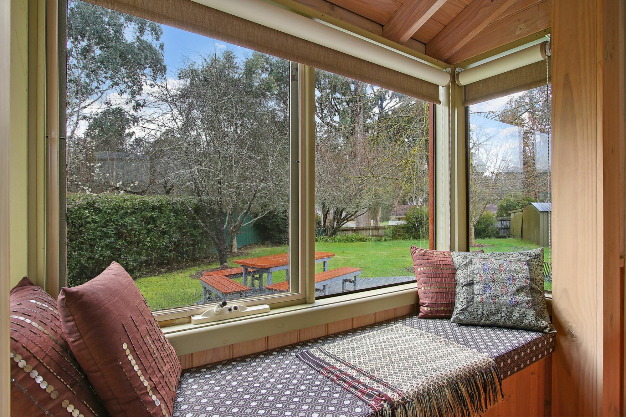 R & R In Bright - Short Walk To Town Apartment Bagian luar foto